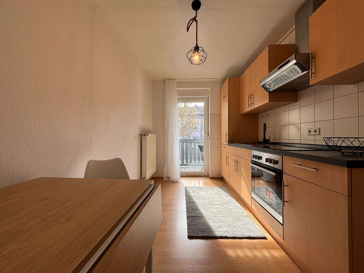 KL - Ost, 2 ZKB, EBK, Tageslichtbad, Balkon *Teilmöbliert* - Foto 3